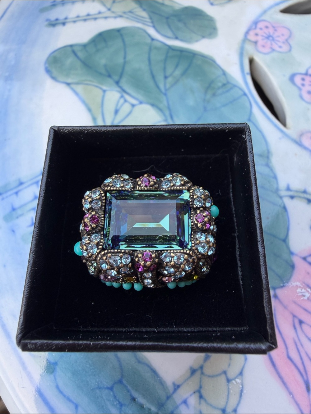 Heidi Daus ‘Damselfly’ Multi-Crystal Dragonfly Cocktail Ring.” Size 5 - Picture 6 of 11